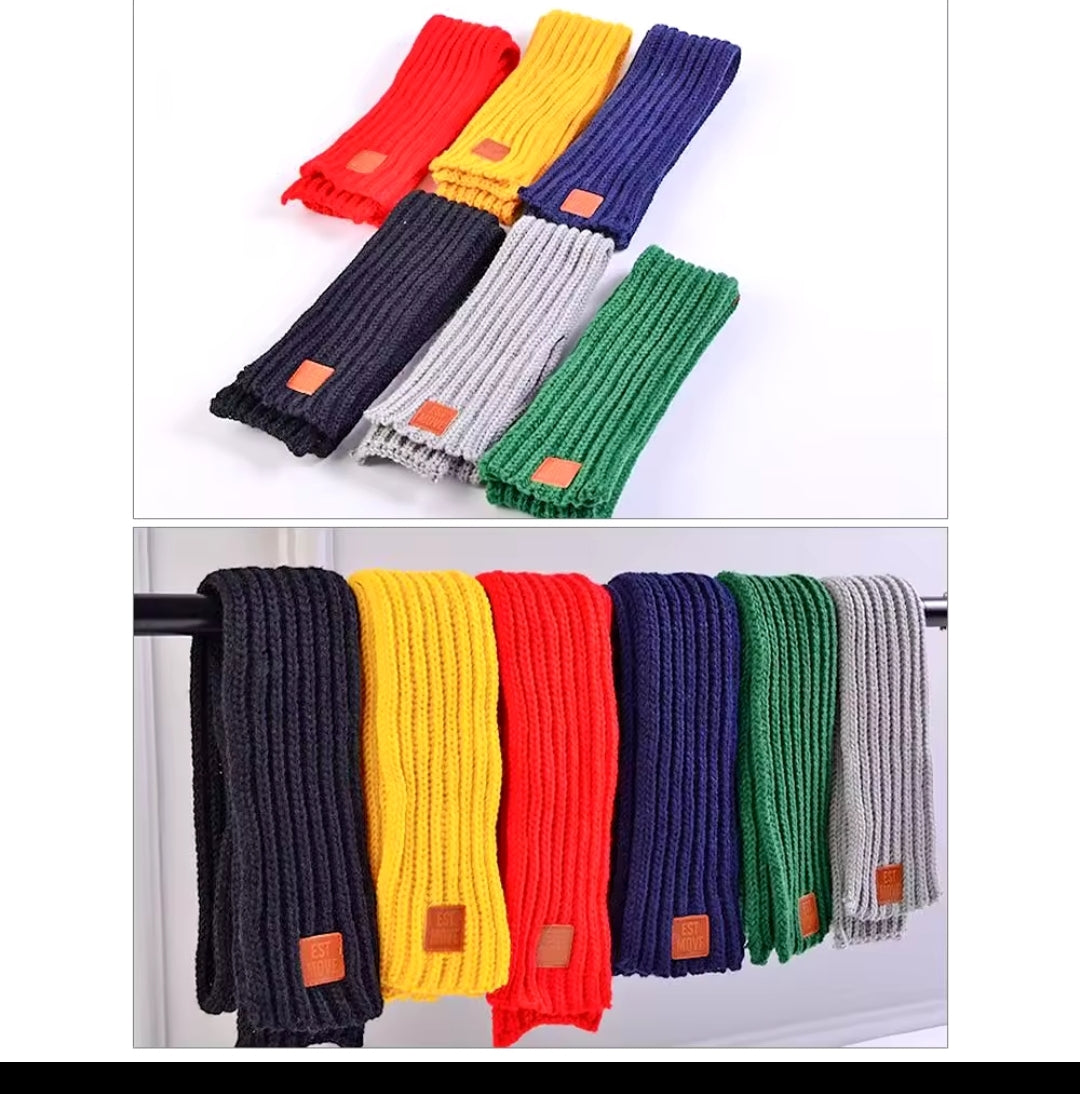 Warm kitted scarf 40 in long aprox