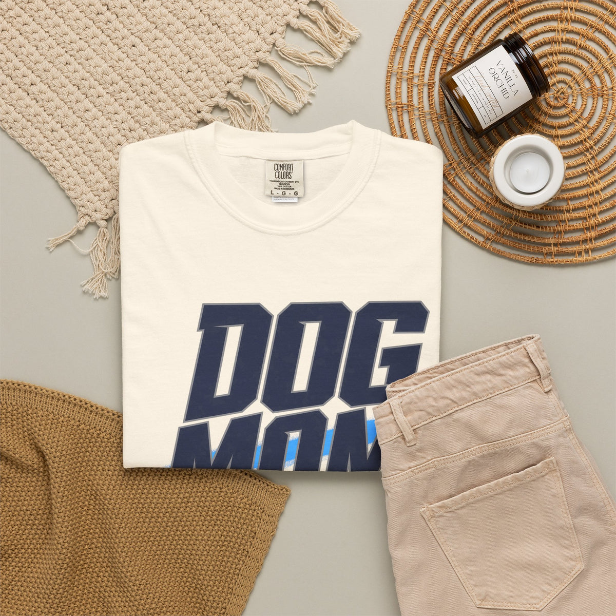 Dog Mom Graphic T-Shirt