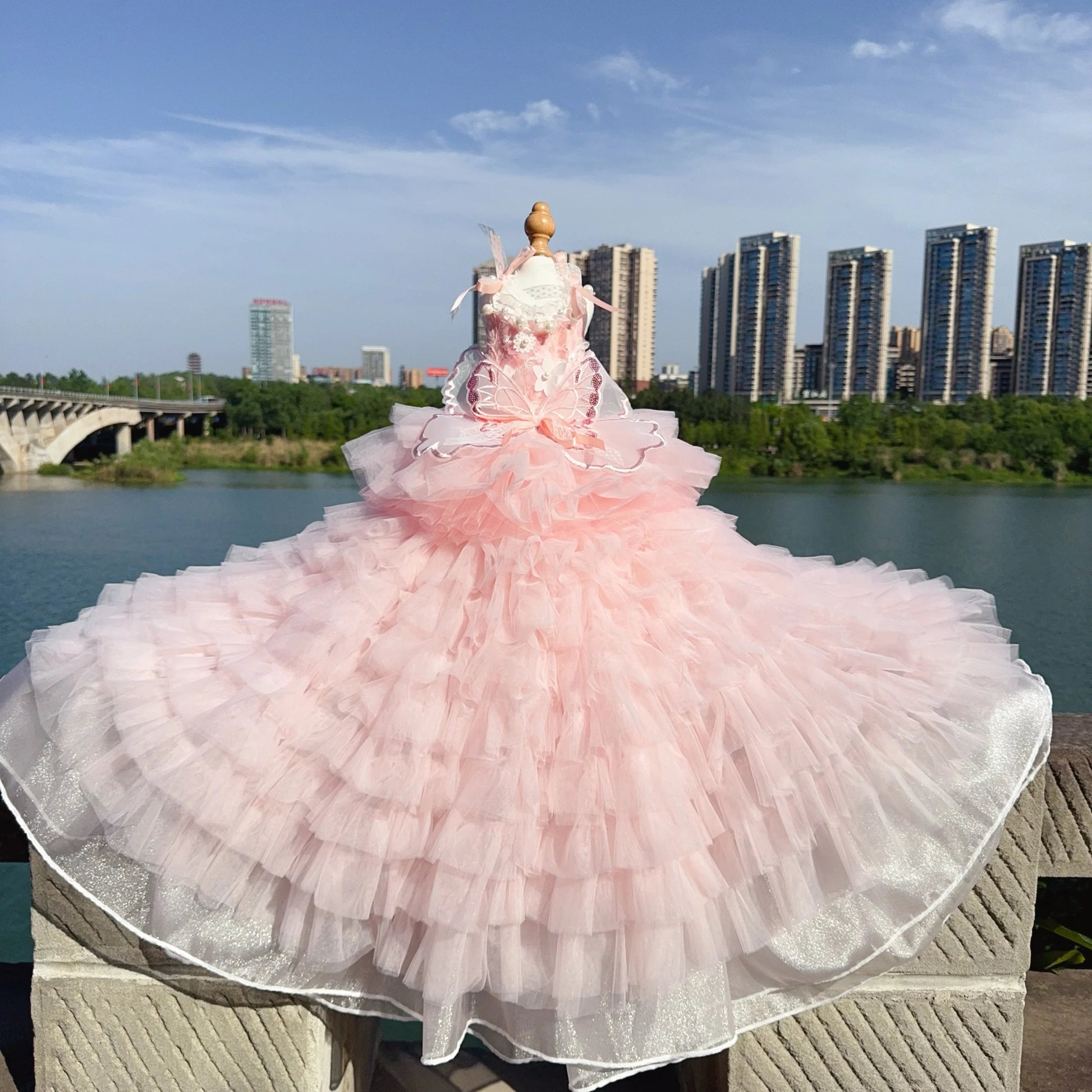 Luxury Pink Pet Dog Cat Clothes Fine Handmade Butterfly Flower Decor Lace Long Tail Cake Dresses For Small Medium Poodle Fashioned Furbabies