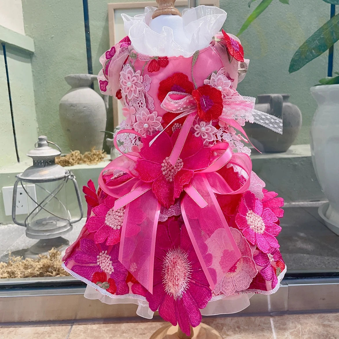 Luxury High-end Rose Red Pet Dog Clothes Handmade Sunflower Embroidery Long Tail Lace Princess Dress For Small Medium Dog Poodle Fashioned Furbabies