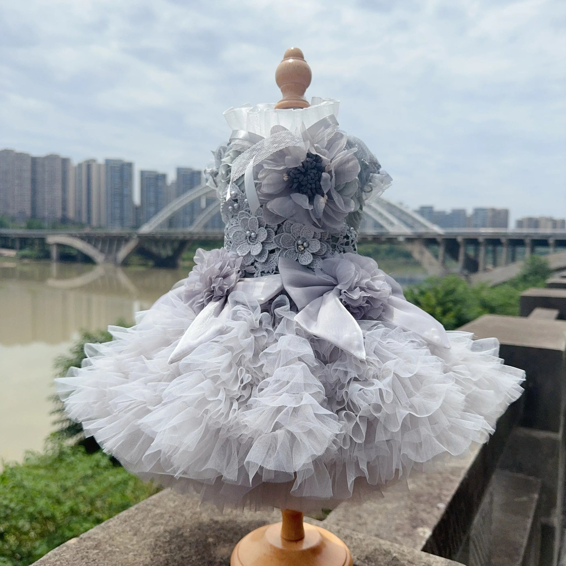Luxury Handmade Pet Dog Clothes Fashion High-end Lace Long Tail Princess Dresses For Small Medium Dog Puppy Dress Photography Fashioned Furbabies