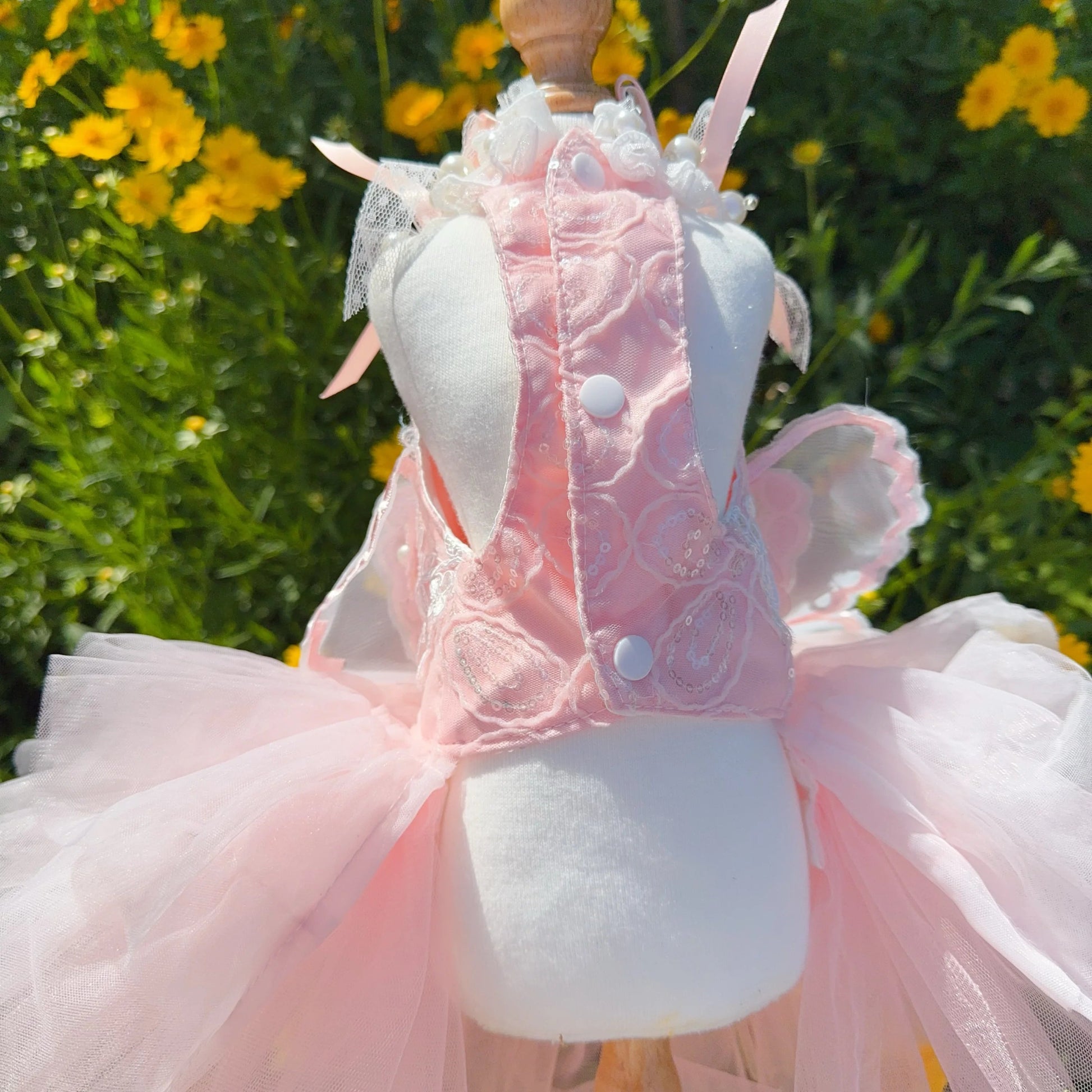 Luxury Pink Pet Dog Cat Clothes Fine Handmade Butterfly Flower Decor Lace Long Tail Cake Dresses For Small Medium Poodle Fashioned Furbabies