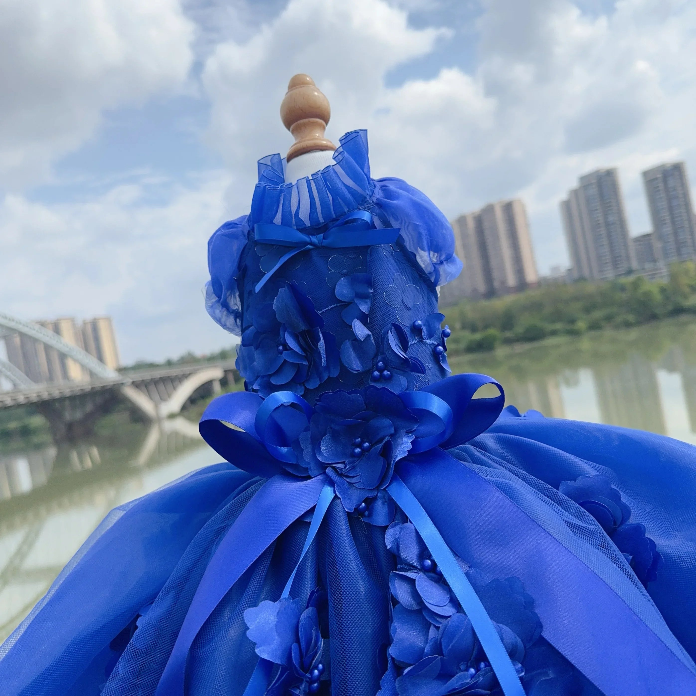 High-end Luxury Pet Clothes Fashion Royal Blue Handmade Lace Flower Bow Long Tail Princess Dress For Small Medium Dog Puppy Coat Fashioned Furbabies