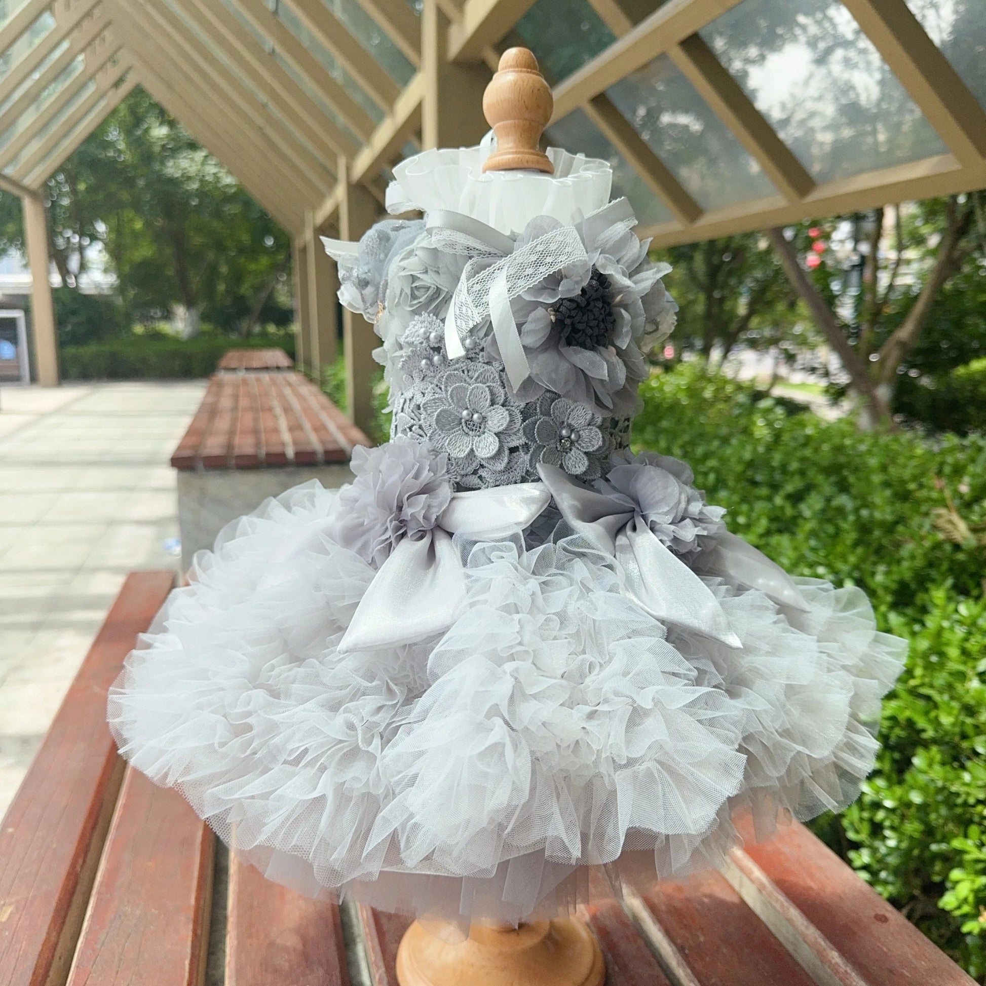 Luxury Handmade Pet Dog Clothes Fashion High-end Lace Long Tail Princess Dresses For Small Medium Dog Puppy Dress Photography Fashioned Furbabies